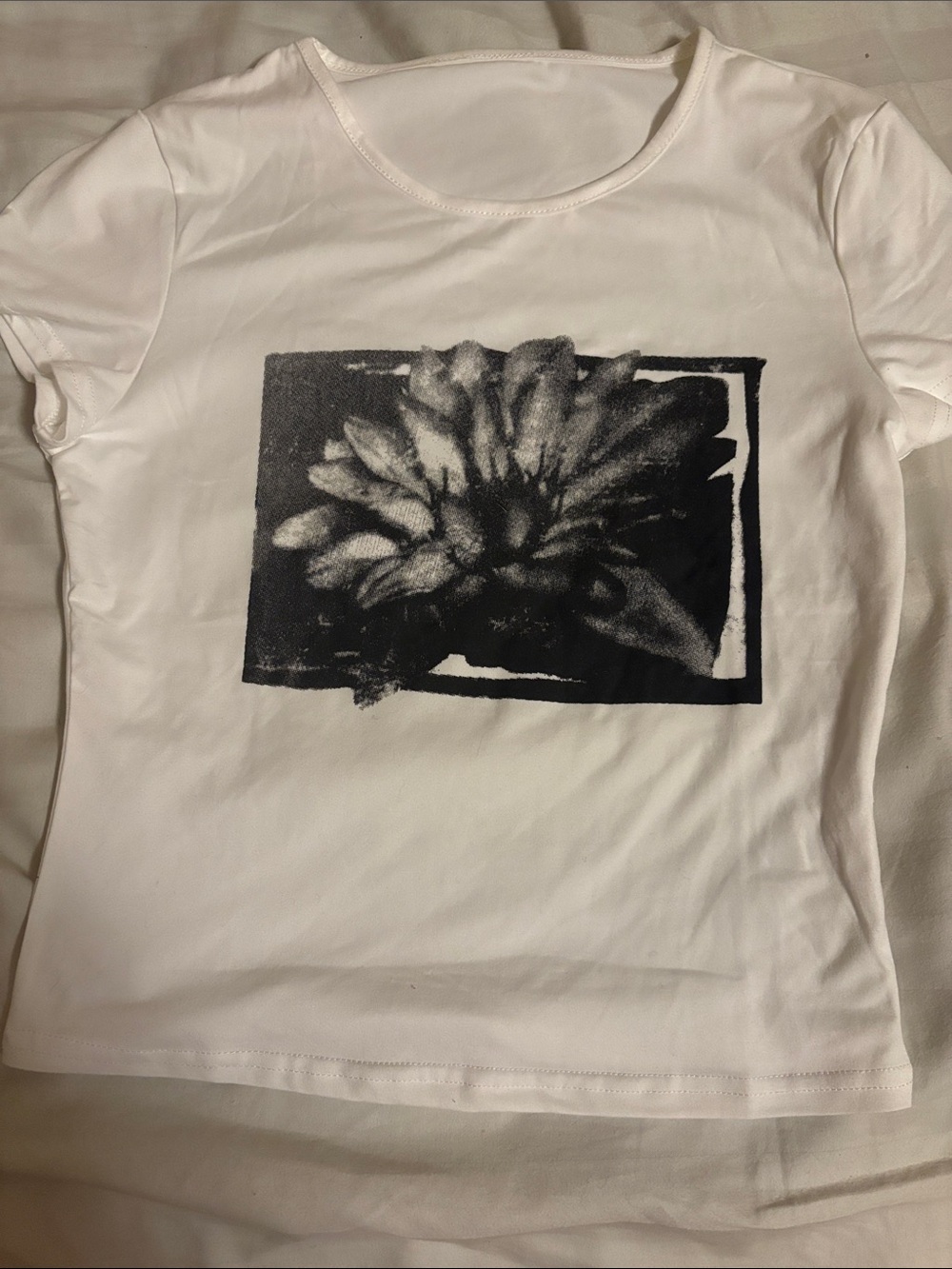 White Graphic Flower Tee - Women S/M